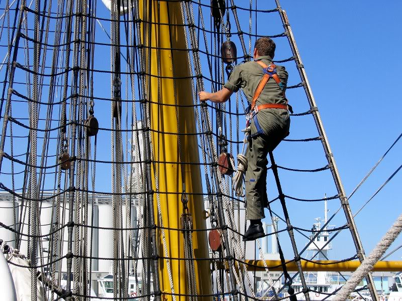 Up, up, up... la montee en haut du Gorch Fock