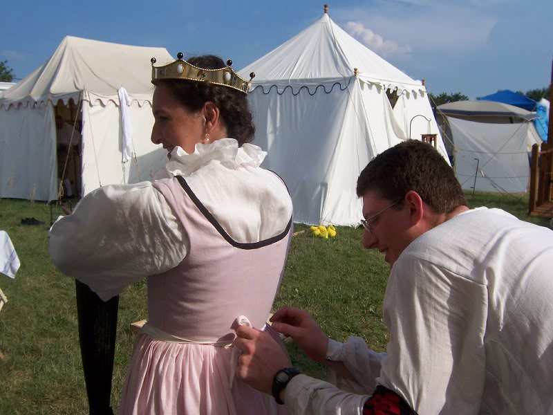 Hadrurus helping the Baroness' dress