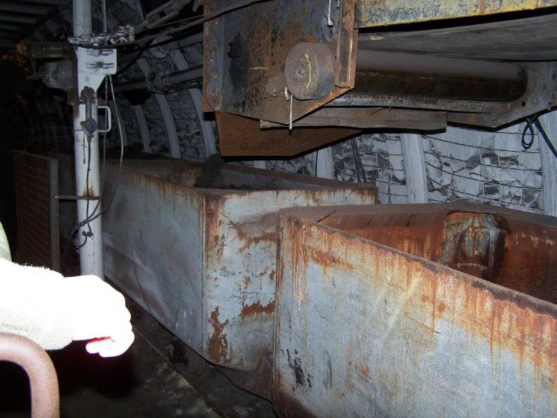 Bennes de charge dans la galerie