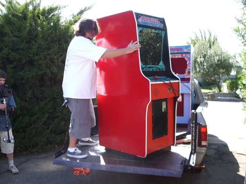 set up day - Jason unloads the Radar Scope