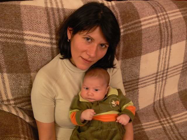 Mami crede ca's cuminte