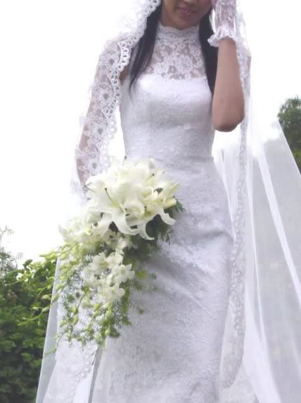 BB6 - white lilies cascade