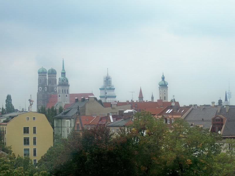 Looking towards Oldtown (Centrum) of Munich, Sept. 2007