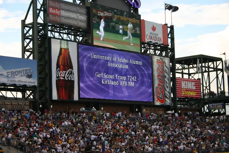 2007-07-28 2419 - u of idaho notice on the scoreboard c...