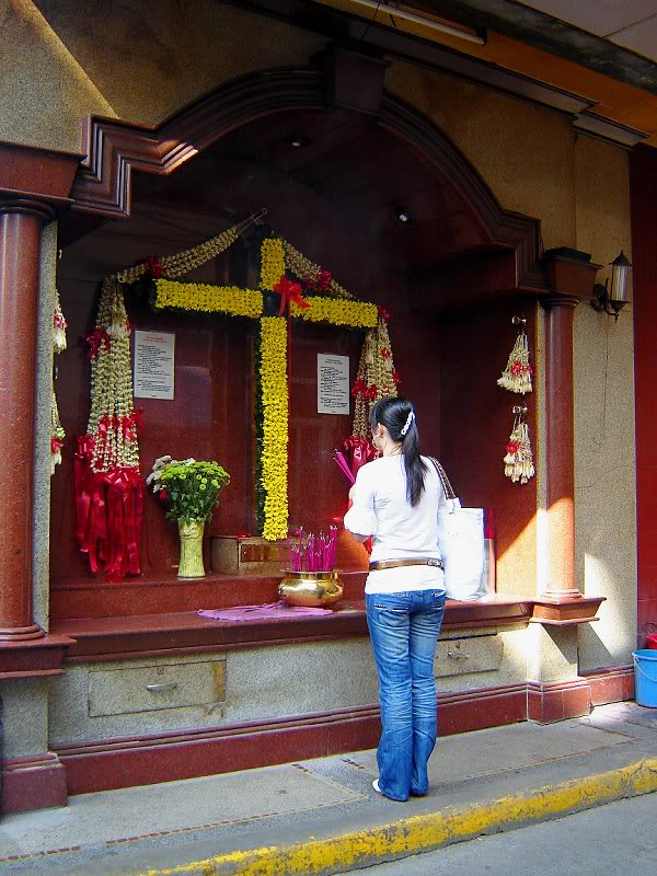 Outdoor Chinese Altar, Binondo, Manila, Philippines