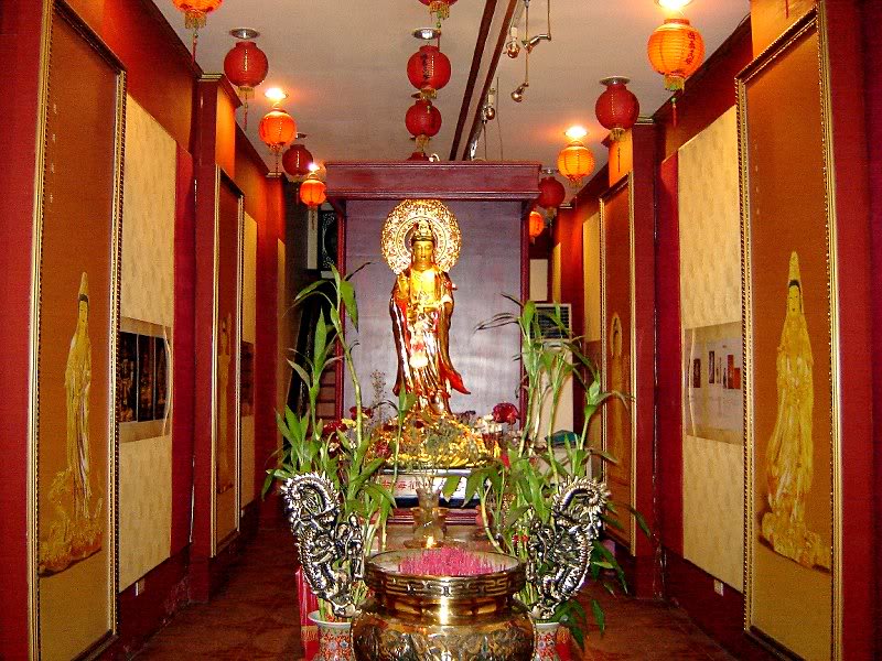 Walk-in Buddhist Altar, Binondo, Manila, Philippines