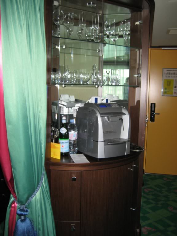 NCL Gem penthouse 8132 coffee maker and door