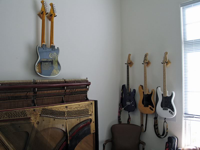 guitar storage
