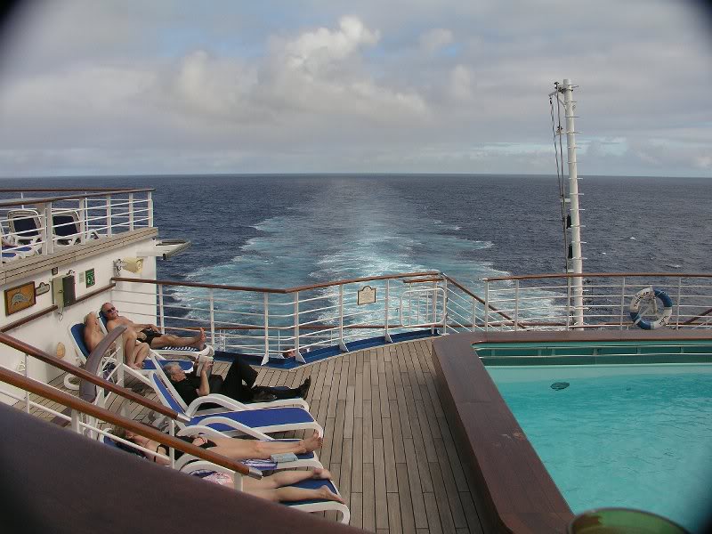 3.e. terrace pool deck_p1010101