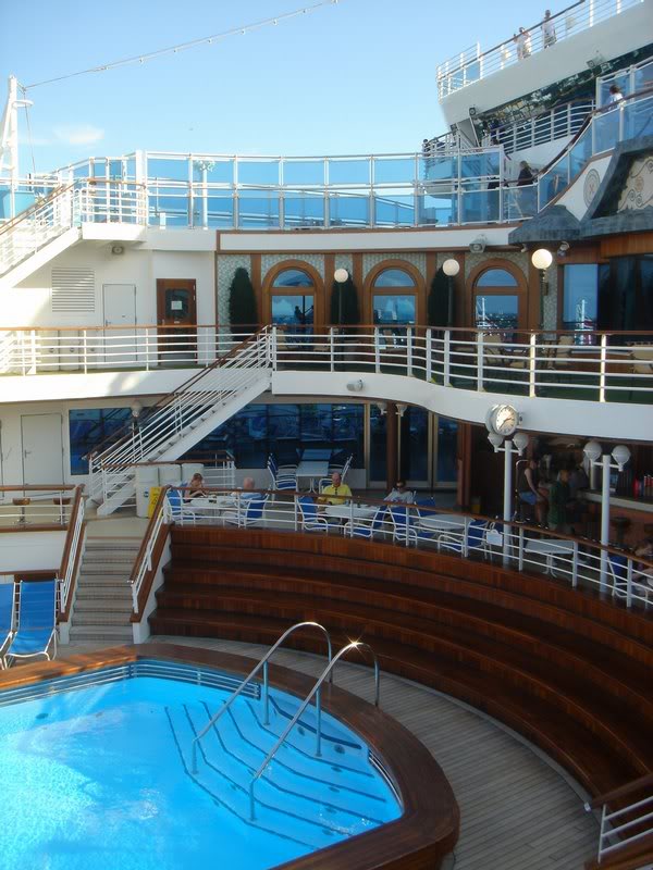 Aft Pool, Sabatini on the Mezzanine