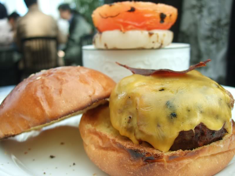 8. classic beef cheese burger with italian bacon (6oz)