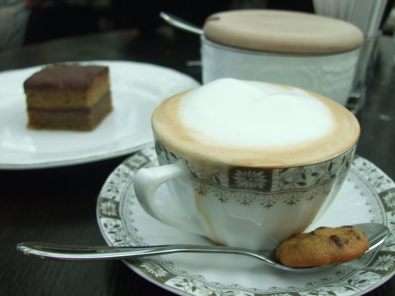 9. latte & chocolate banana cake