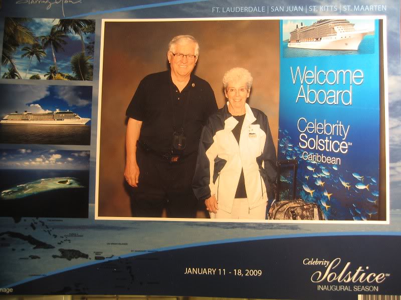 La photo traditionnelle à l'embarquement. ..