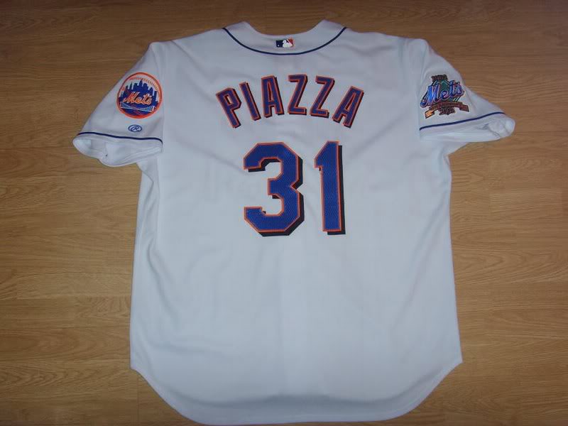 NYM_Piazza_whit e_back