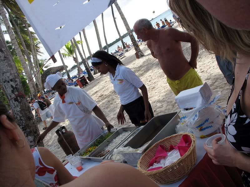 anita leading cooking class_7715