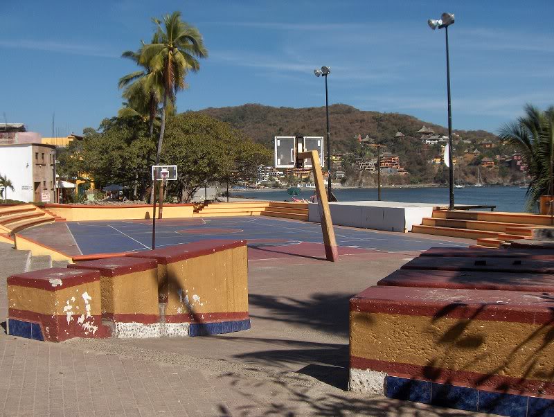 Basketball court Zihuatanejo
