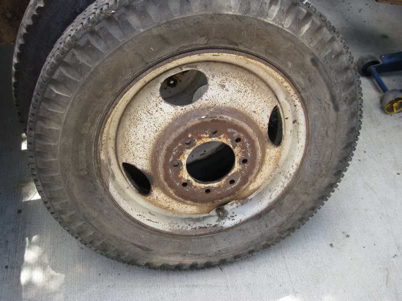 1956 Chevy/GMC 19.5 tubeless rim.