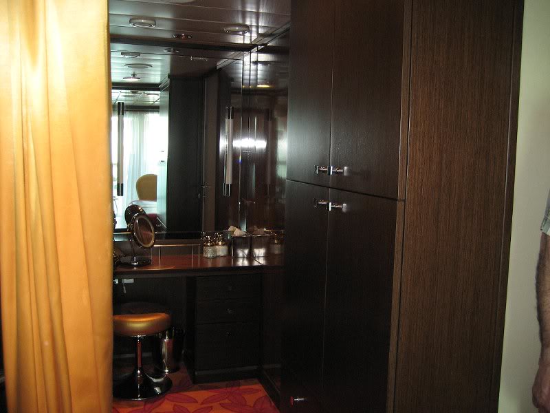 8630 vanity area
