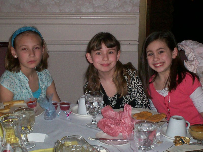 Mackenzie, Isabelle &Angela