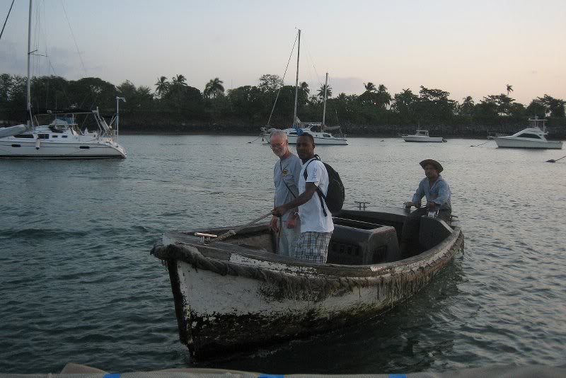 Here come Tom and Winston, linehandlers.