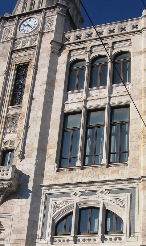 town hall the color stones around the windows