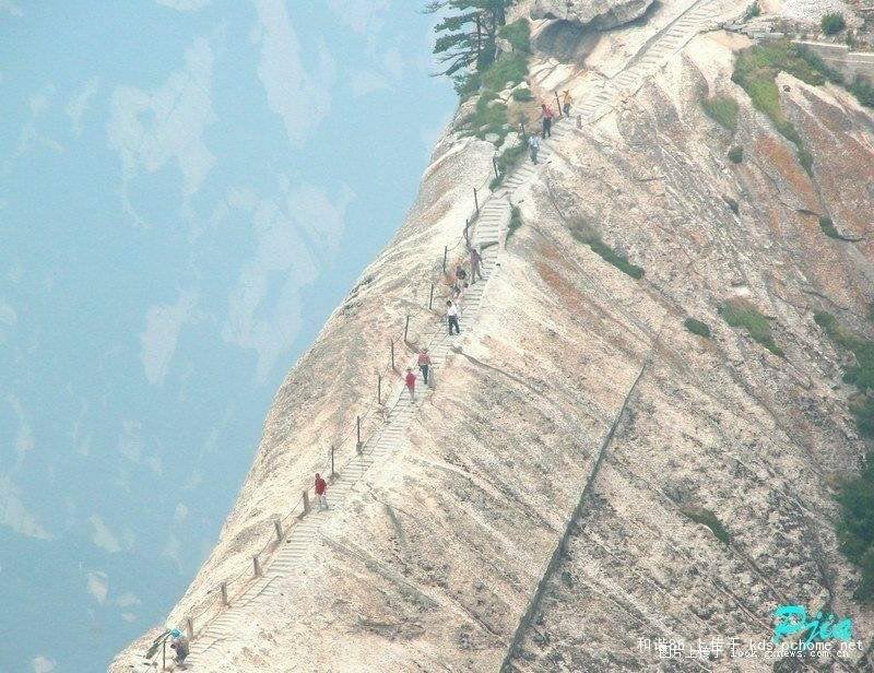 cliff walk in china (7)