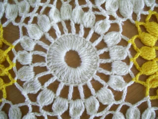 Crochet - Mums Tabletop Detail