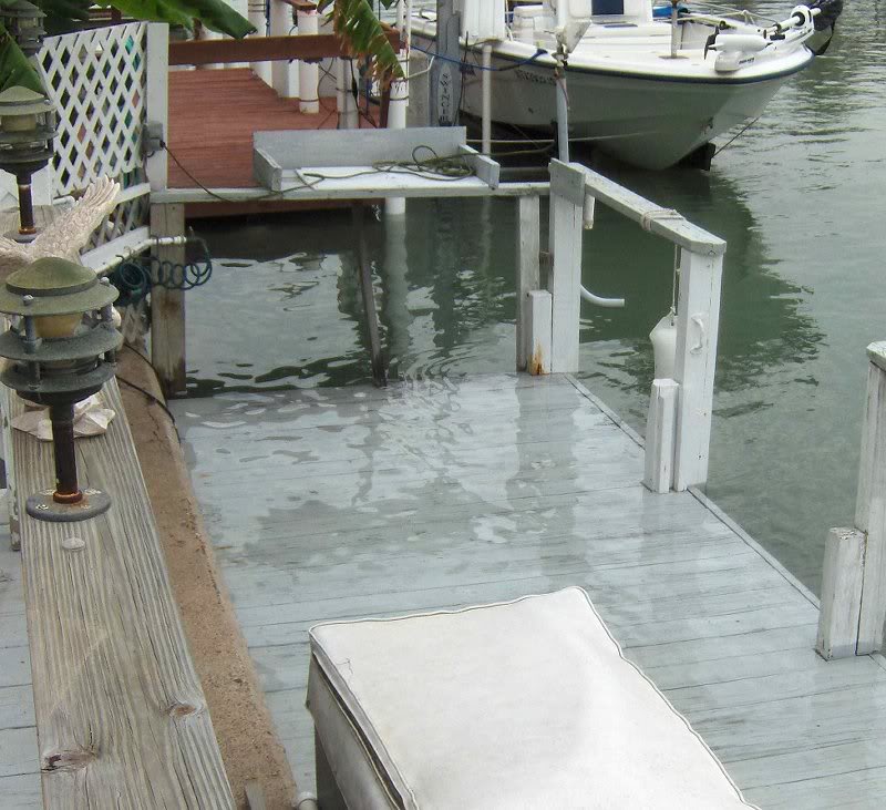 Ike 91308 surge over dock719AM