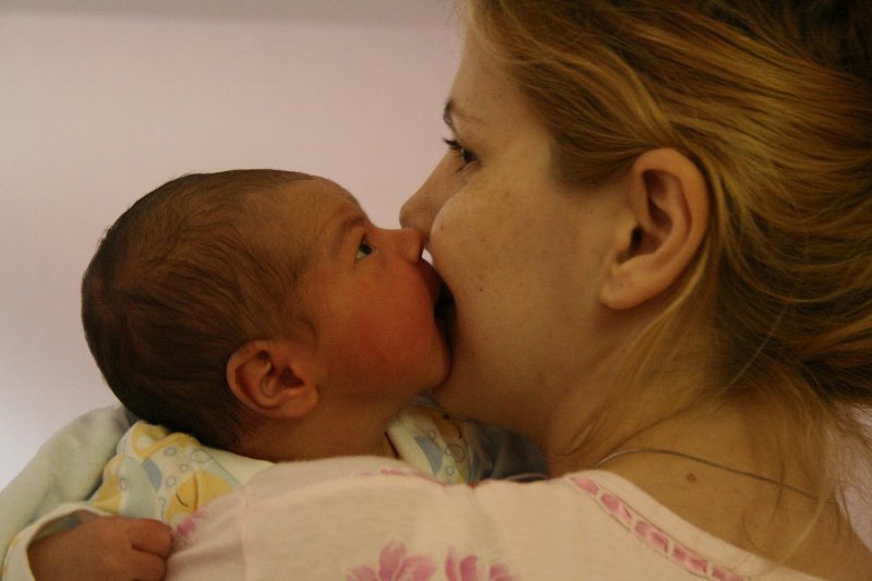 Asa.....acu' un pupic lu' mami....