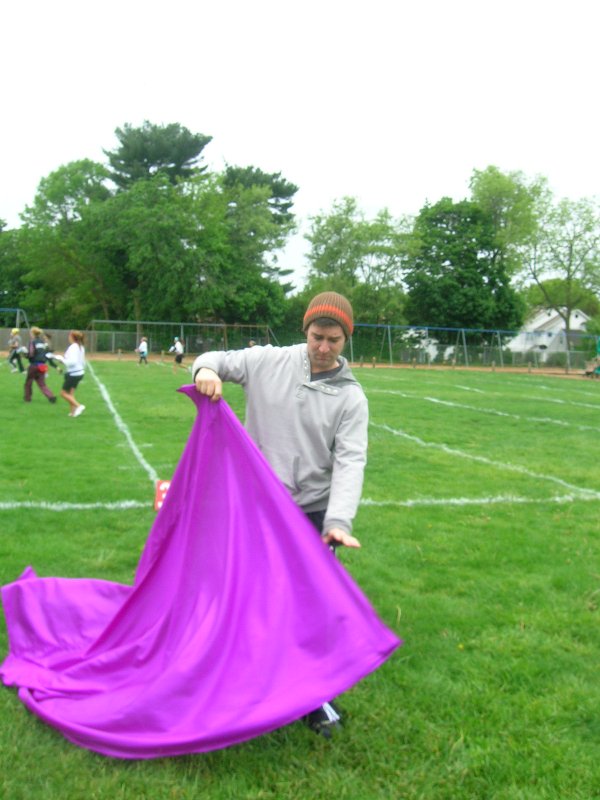 (09) Curtis & the chain flag