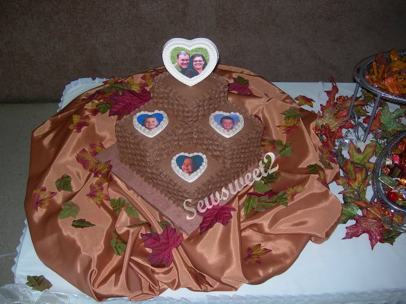 Lindquist's groom's cake 11-16-2007 10"