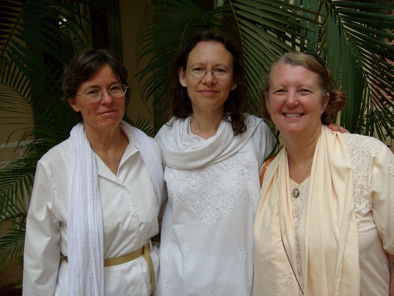 Bev, Jeanne Higgins and Gayle Lloyd