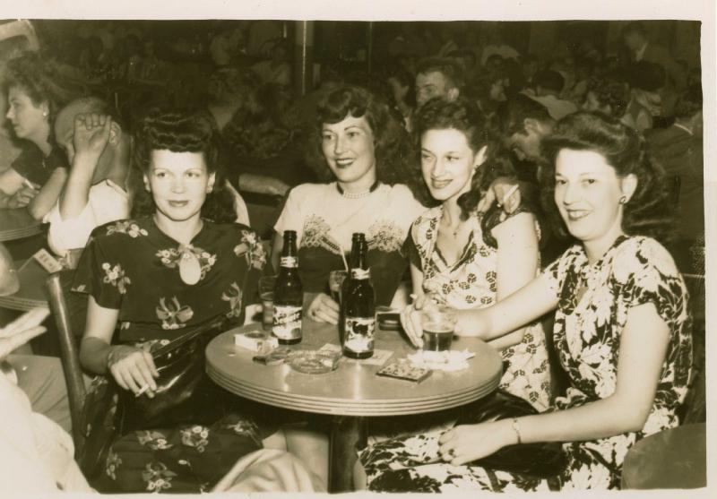 1940s During the war clubkavakoswdcg ator,relief,gla dysm...