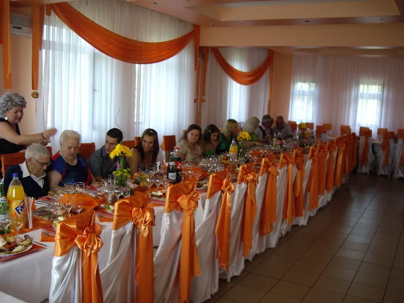 prima tura de oaspeti!!!restu au intarziat picut!!!