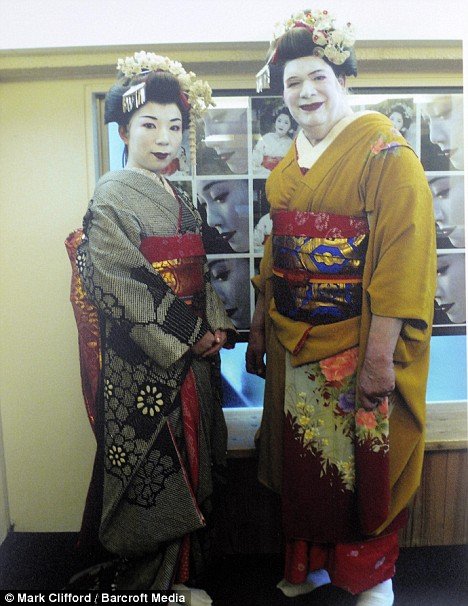 article-0-0233C 15C000005DC-277 _468x606 geisha