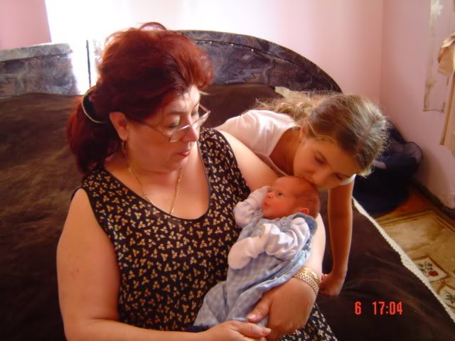 cu bunica si surioara mea...