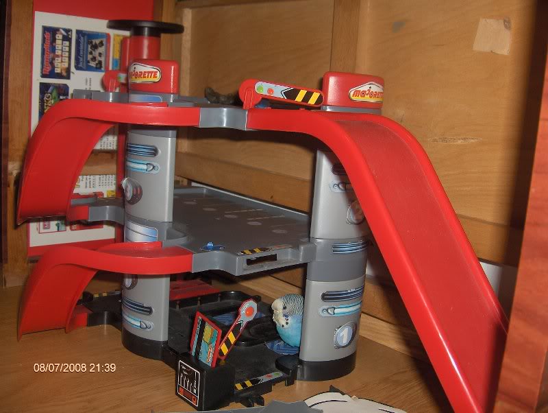 Moco, de paza in...parcare!