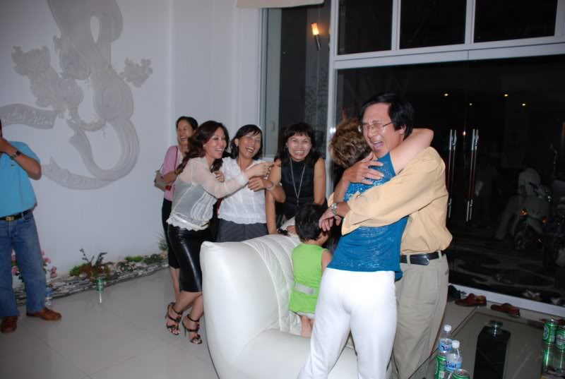 106834088_4mzLB 0umhug