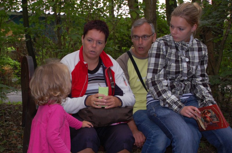 Gerben, Tanja and Anouk aren't too impressed with Chari...