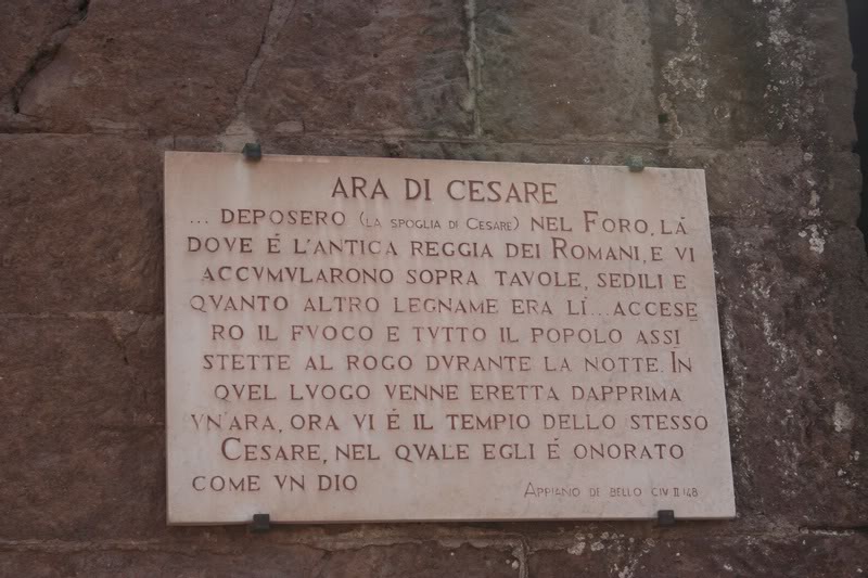 Ara De Cesare. Placa.