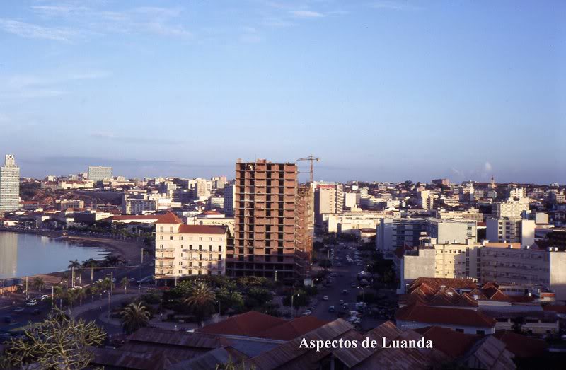 Aspectos de Luanda (Aspects of Luanda) (...