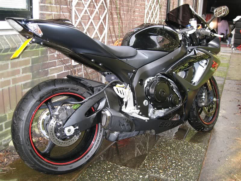 GSXR750 Arrival 013