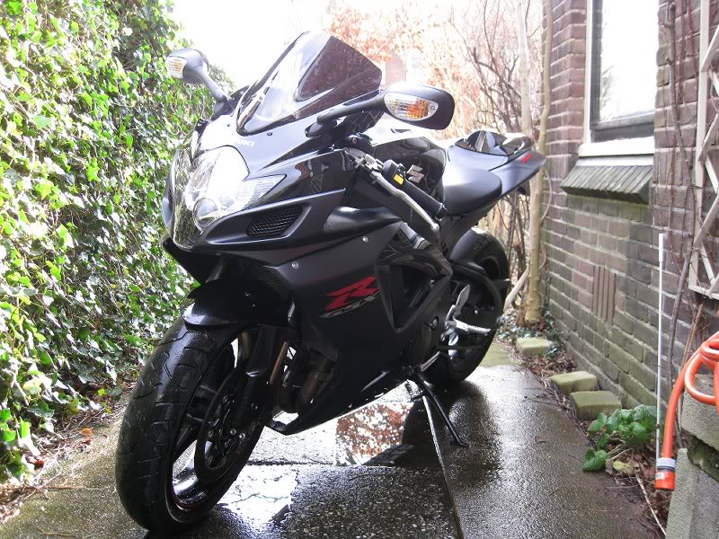 GSXR750 Arrival 015