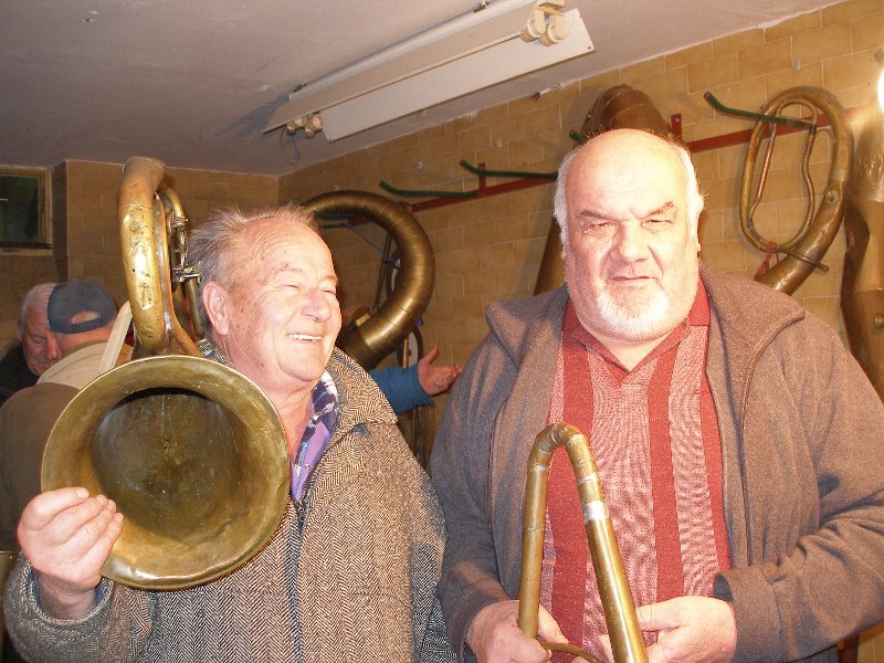 KMALU PO NOVEM LETU SE JE ZGRABILO ZA INSTRUMENTE.