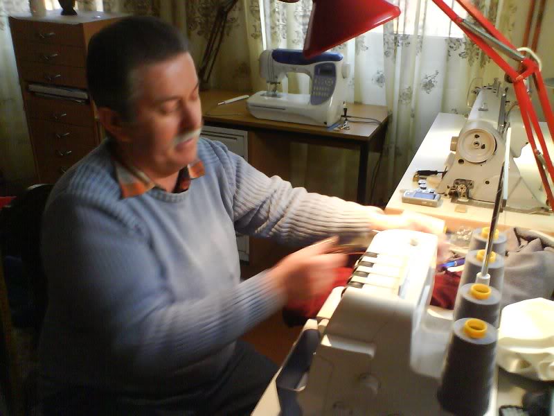 NA DELU JE BIL VSESKOZI TUDI KROJASKI VELEMOJSTER BEZLI...