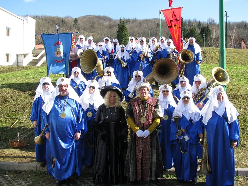 PUSTNI NASTOPI SO SE PRICELI V KANALU. TOKRAT BEDUINI.