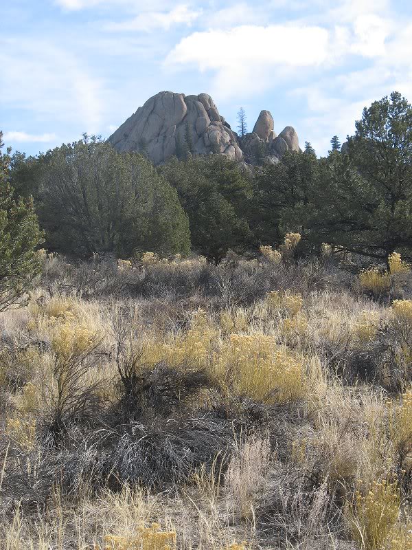 IMG_1352 - IMpressive rock formations to the north