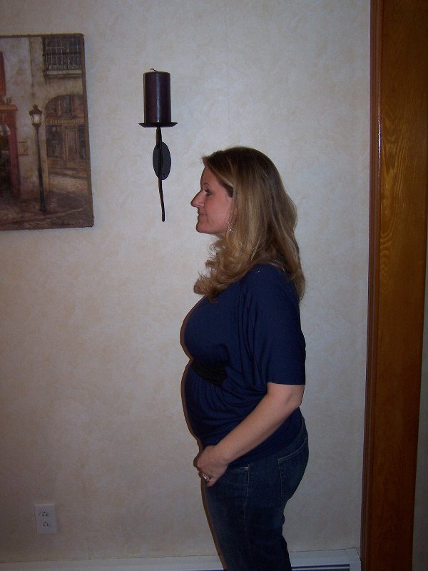 week 18 baby bump 002