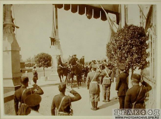 Grand Prince Alexander Mikhailovich getting out from ca...