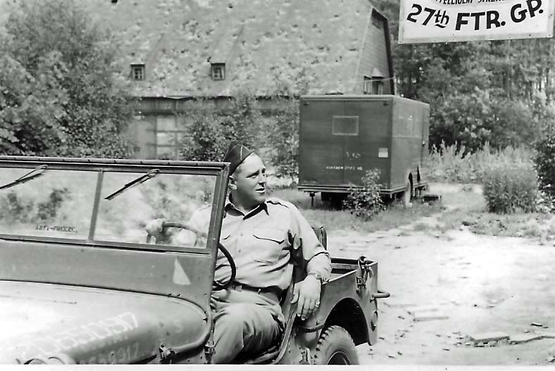 Photographer and writer CAPT. Ed Hunt 2 June 1945 Bibli...